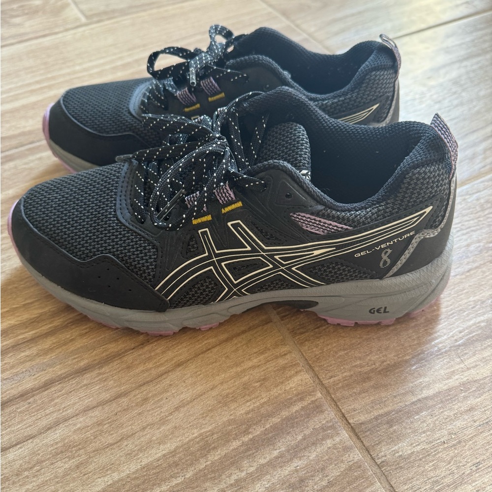 Women’s ASICS Gel Venture 8 Running Tennis Shoes Black/Ivory/Purple, size 6